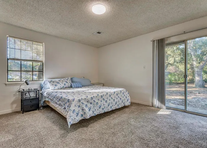 Gear & Cruiser Bicycles: Quiet Gem Holiday home Pensacola